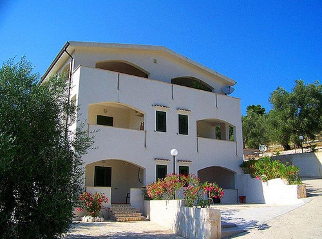 Villa Rinaldi Apartment Vieste Bagian luar foto